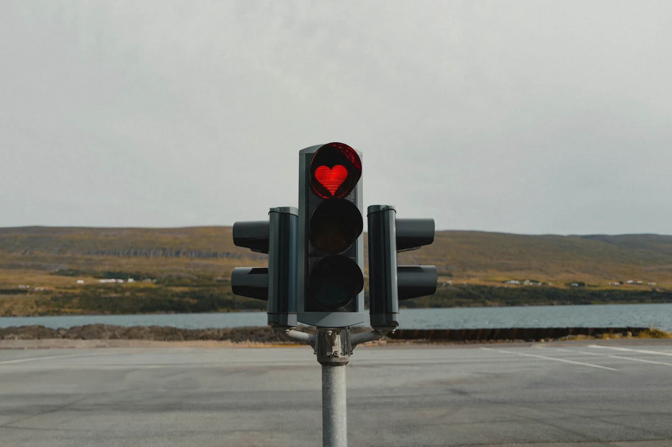 Trafic light with a heart for the red llight used in akureyri